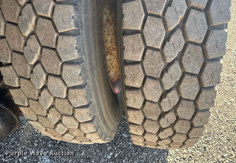 image for item EG2617 2007 Ford F750 Super Duty crane truck