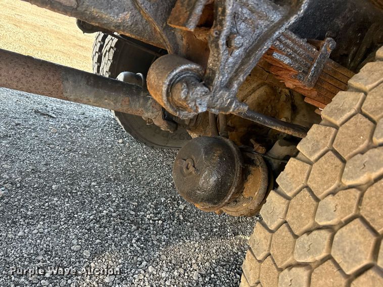 image for item EG2617 2007 Ford F750 Super Duty crane truck