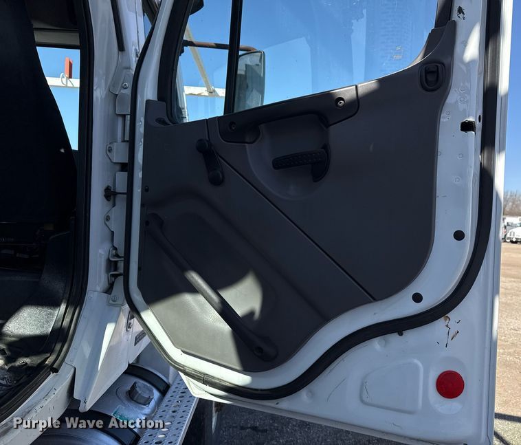 image for item EG2620 2007 Freightliner Business Class M2 Crew Cab crane truck