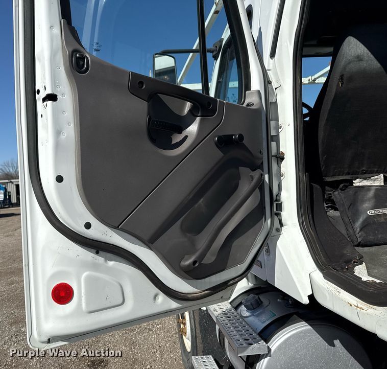 image for item EG2620 2007 Freightliner Business Class M2 Crew Cab crane truck