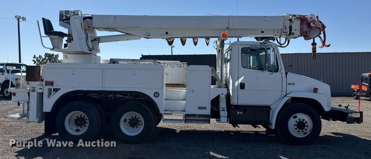 image for item EG2621 2001 Freightliner FL80 digger derrick truck