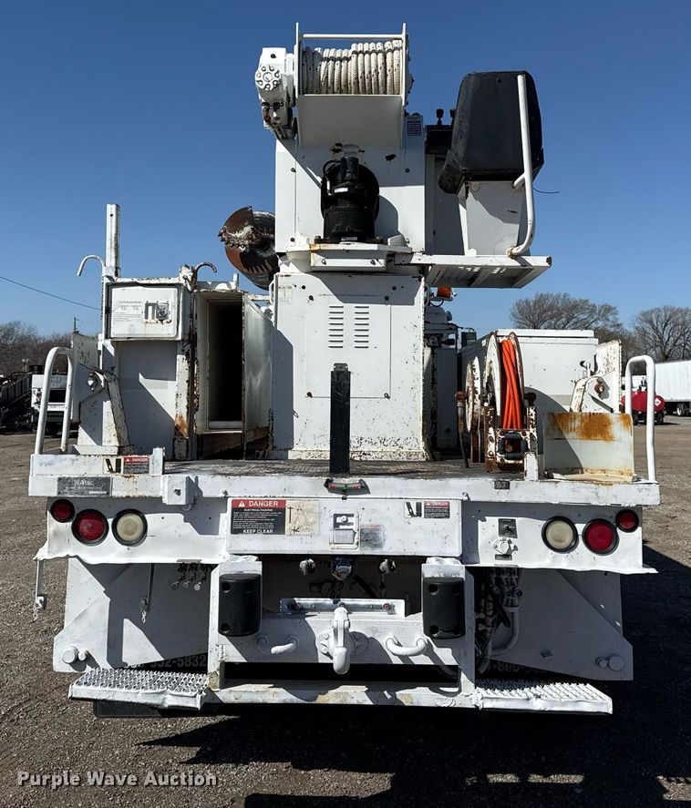 image for item EG2621 2001 Freightliner FL80 digger derrick truck