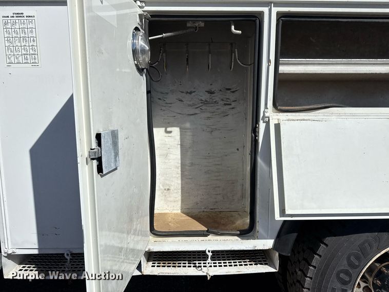 image for item EG2621 2001 Freightliner FL80 digger derrick truck