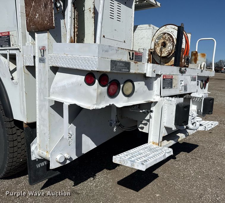 image for item EG2621 2001 Freightliner FL80 digger derrick truck