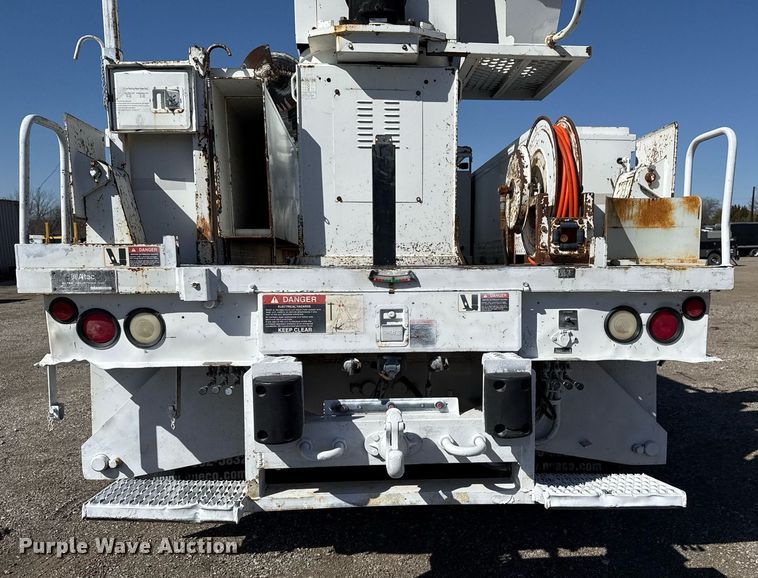 image for item EG2621 2001 Freightliner FL80 digger derrick truck