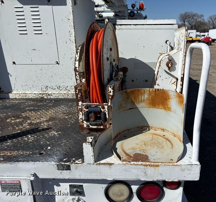 image for item EG2621 2001 Freightliner FL80 digger derrick truck