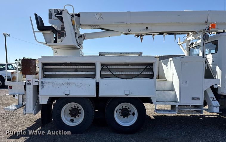 image for item EG2621 2001 Freightliner FL80 digger derrick truck