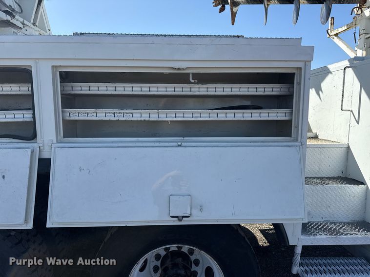 image for item EG2621 2001 Freightliner FL80 digger derrick truck