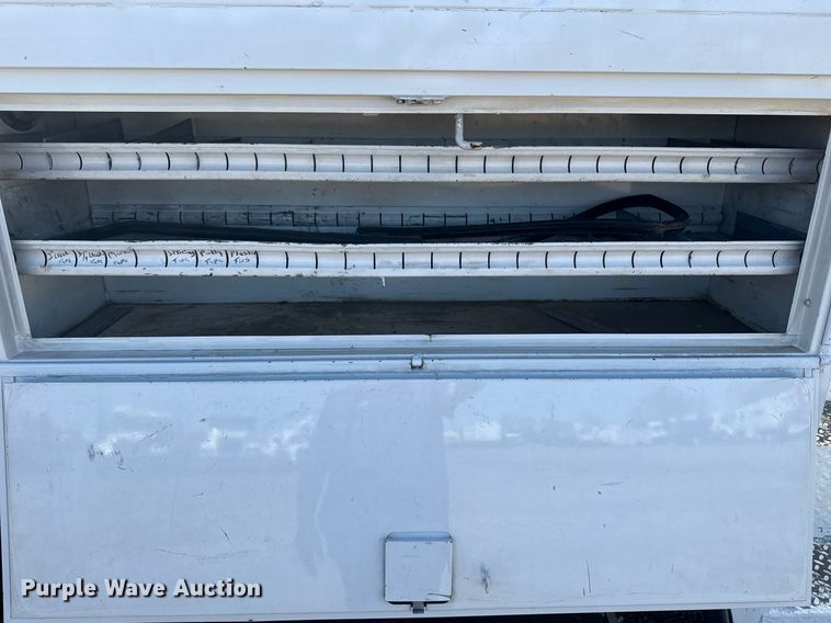 image for item EG2621 2001 Freightliner FL80 digger derrick truck