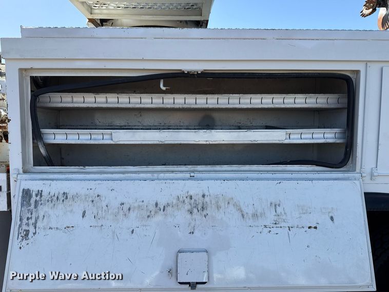 image for item EG2621 2001 Freightliner FL80 digger derrick truck