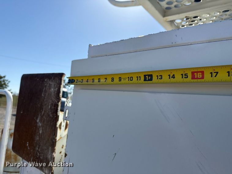 image for item EG2621 2001 Freightliner FL80 digger derrick truck