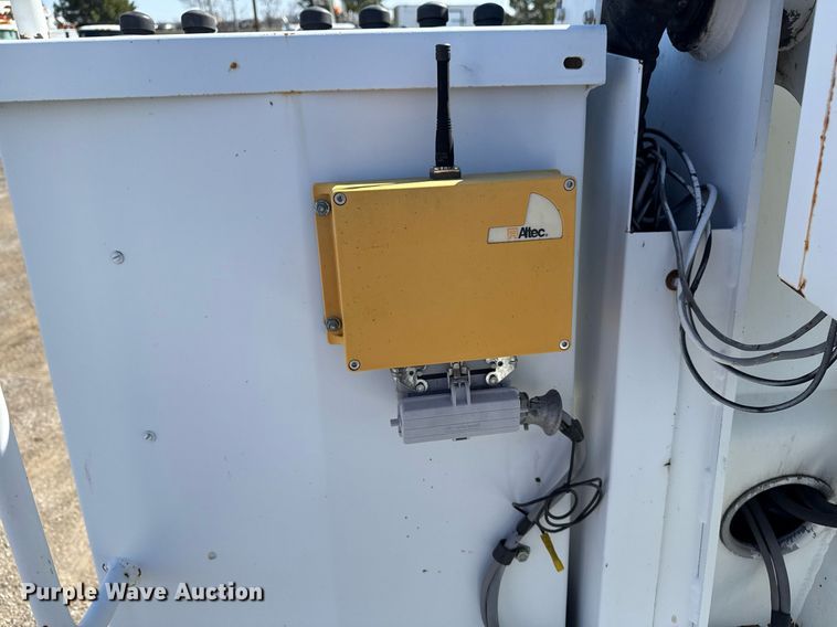 image for item EG2621 2001 Freightliner FL80 digger derrick truck