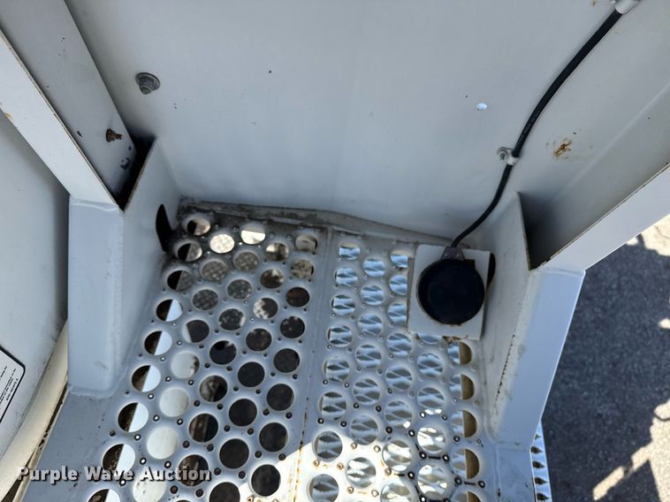 image for item EG2621 2001 Freightliner FL80 digger derrick truck