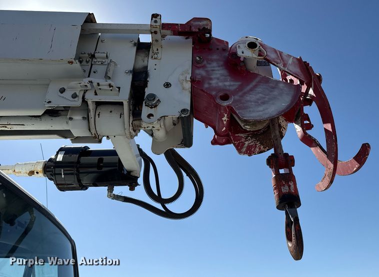 image for item EG2621 2001 Freightliner FL80 digger derrick truck