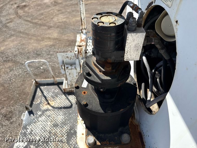 image for item EG2621 2001 Freightliner FL80 digger derrick truck