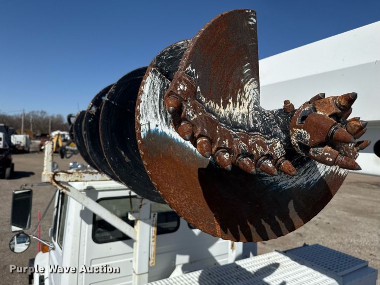 image for item EG2621 2001 Freightliner FL80 digger derrick truck