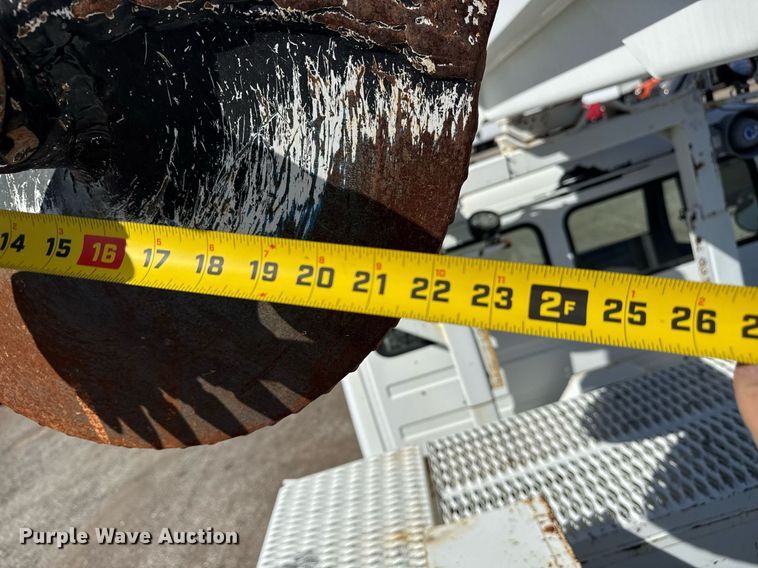 image for item EG2621 2001 Freightliner FL80 digger derrick truck