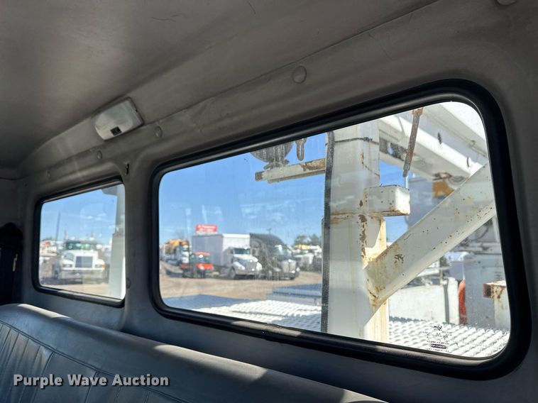 image for item EG2621 2001 Freightliner FL80 digger derrick truck