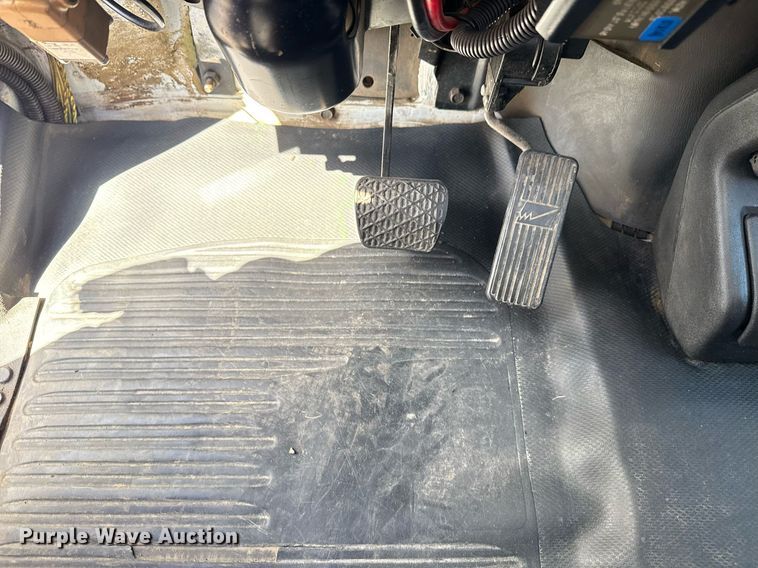 image for item EG2621 2001 Freightliner FL80 digger derrick truck