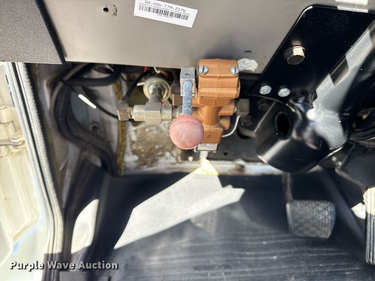 image for item EG2621 2001 Freightliner FL80 digger derrick truck