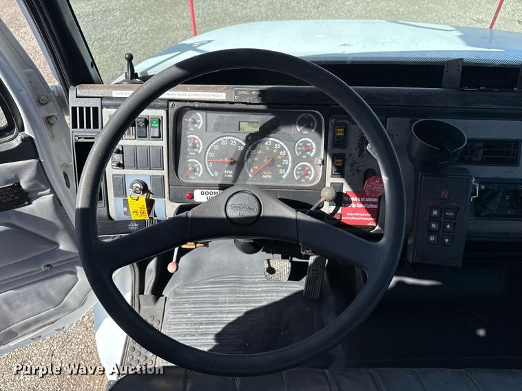 image for item EG2621 2001 Freightliner FL80 digger derrick truck