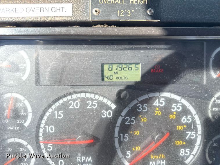 image for item EG2621 2001 Freightliner FL80 digger derrick truck