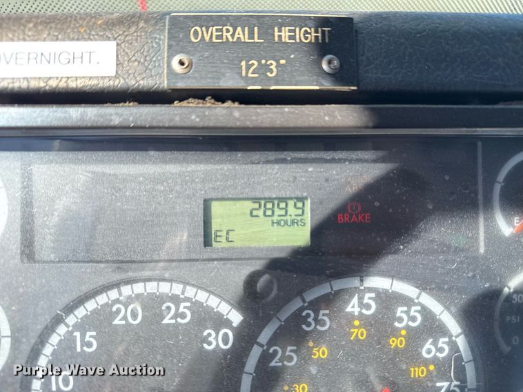 image for item EG2621 2001 Freightliner FL80 digger derrick truck