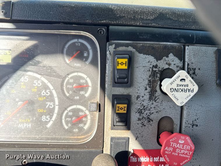 image for item EG2621 2001 Freightliner FL80 digger derrick truck