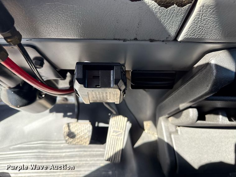 image for item EG2621 2001 Freightliner FL80 digger derrick truck