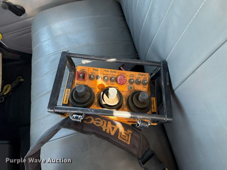 image for item EG2621 2001 Freightliner FL80 digger derrick truck