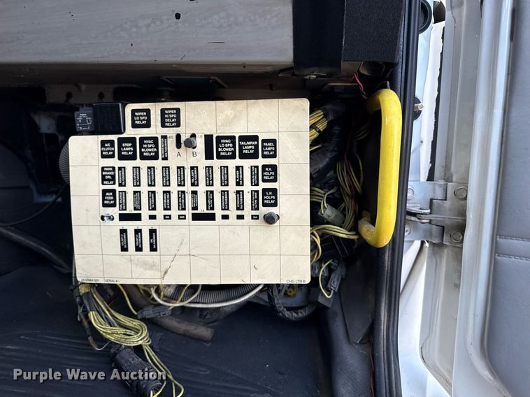 image for item EG2621 2001 Freightliner FL80 digger derrick truck