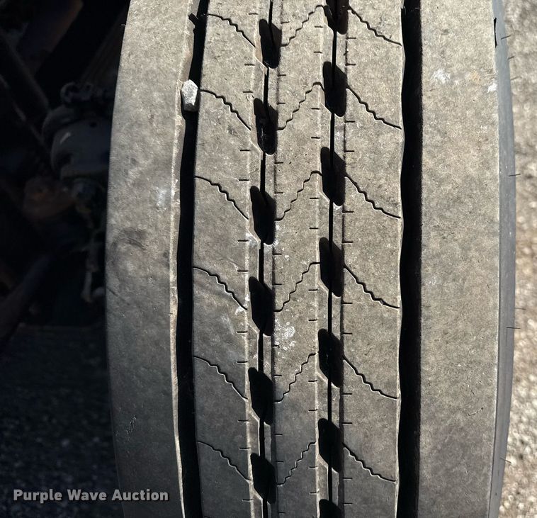 image for item EG2621 2001 Freightliner FL80 digger derrick truck