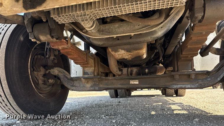 image for item EG2621 2001 Freightliner FL80 digger derrick truck