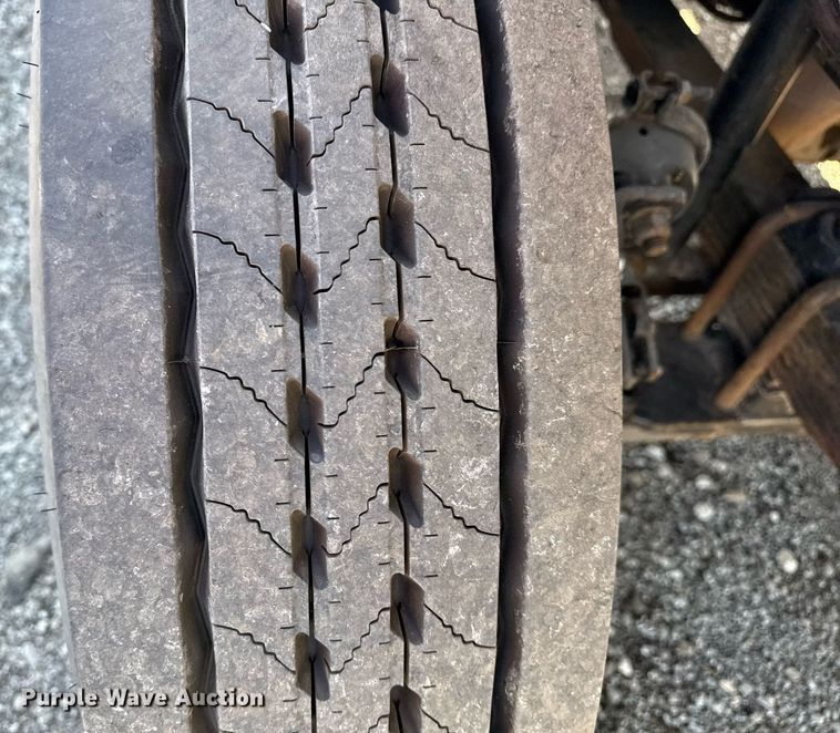 image for item EG2621 2001 Freightliner FL80 digger derrick truck