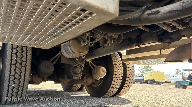 image for item EG2621 2001 Freightliner FL80 digger derrick truck