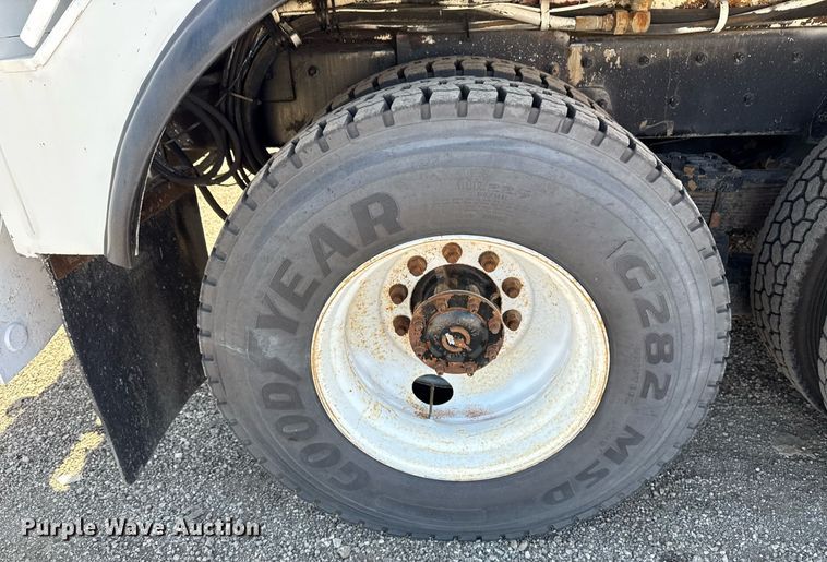 image for item EG2621 2001 Freightliner FL80 digger derrick truck