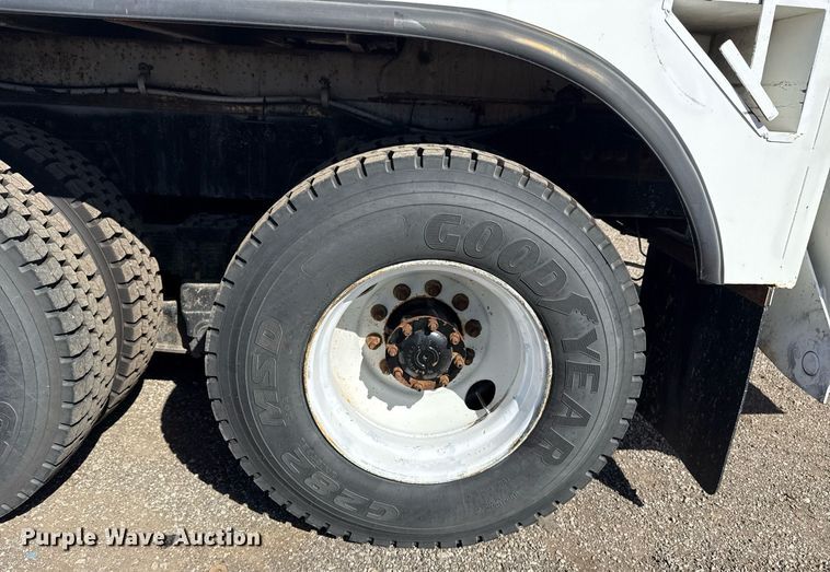 image for item EG2621 2001 Freightliner FL80 digger derrick truck