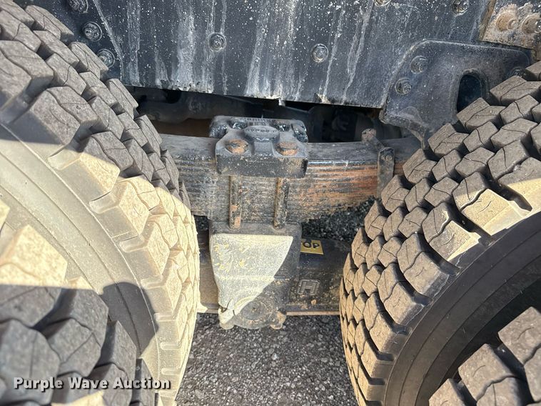 image for item EG2621 2001 Freightliner FL80 digger derrick truck