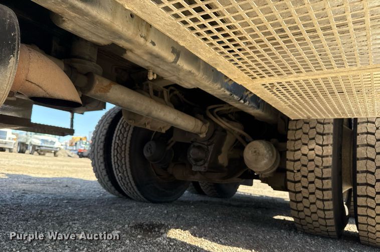 image for item EG2621 2001 Freightliner FL80 digger derrick truck