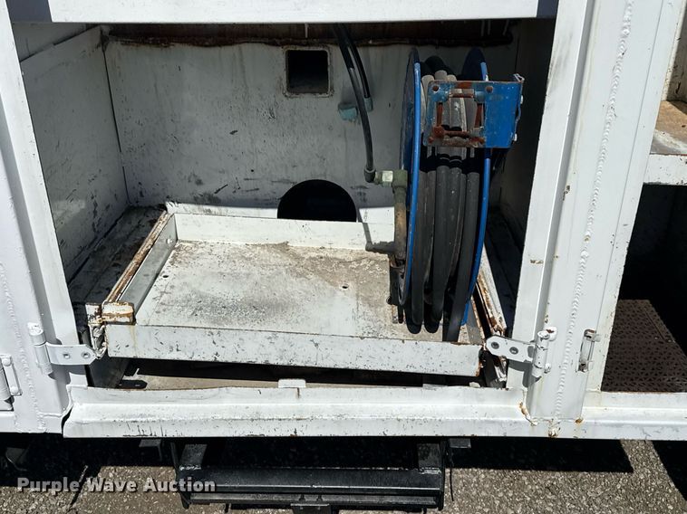 image for item EG2622 2013 Freightliner Business Class M2 Ext. Cab utility / service truck