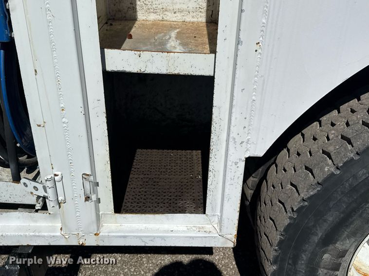 image for item EG2622 2013 Freightliner Business Class M2 Ext. Cab utility / service truck