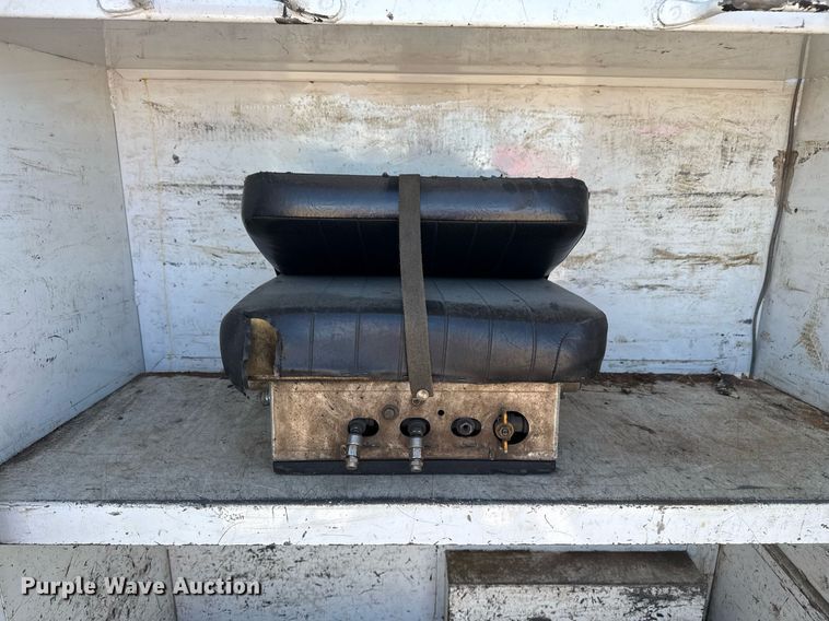 image for item EG2622 2013 Freightliner Business Class M2 Ext. Cab utility / service truck