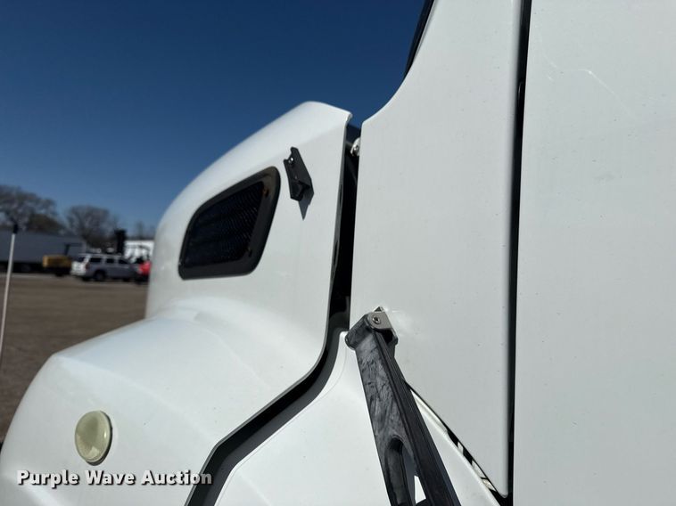 image for item EG2622 2013 Freightliner Business Class M2 Ext. Cab utility / service truck