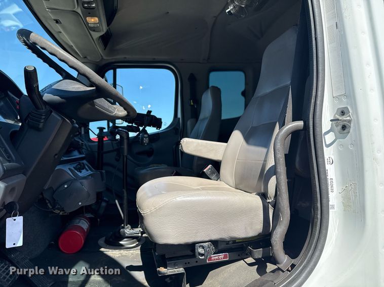 image for item EG2622 2013 Freightliner Business Class M2 Ext. Cab utility / service truck