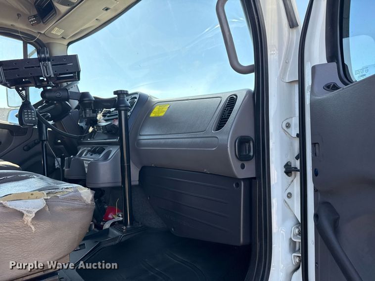 image for item EG2622 2013 Freightliner Business Class M2 Ext. Cab utility / service truck