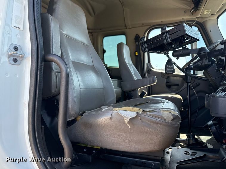 image for item EG2622 2013 Freightliner Business Class M2 Ext. Cab utility / service truck