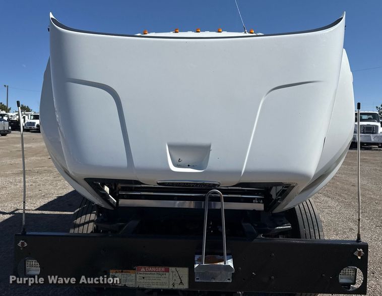 image for item EG2622 2013 Freightliner Business Class M2 Ext. Cab utility / service truck