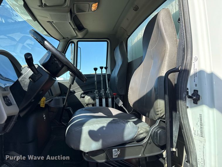 image for item EG2625 2015 International 4300 water truck