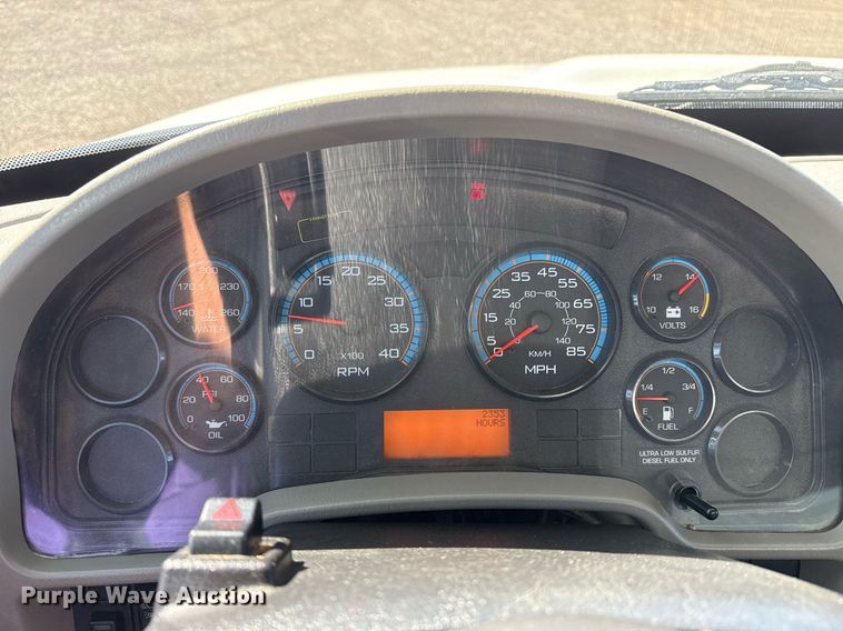 image for item EG2625 2015 International 4300 water truck