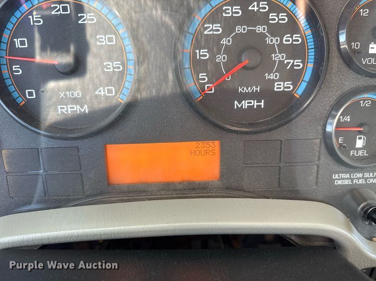 image for item EG2625 2015 International 4300 water truck